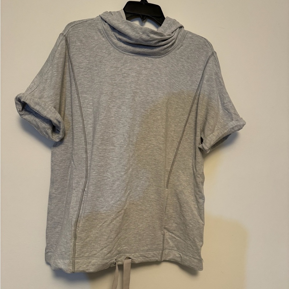 Lululemon Short Sleeve Hoodie VGUC Size 8